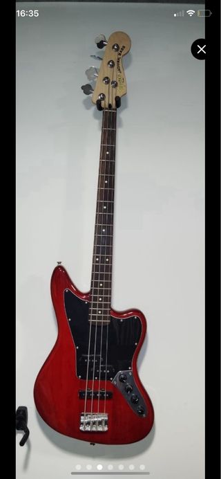 Bajo Eléctrico Squier Fender Jaguar Rojo