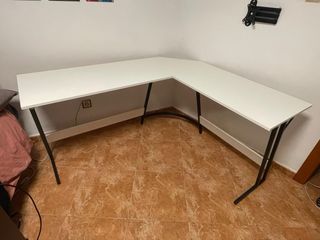 Escritorio Gamer Blanco y Negro