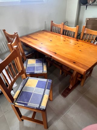 Mesa y sillas de pino macizo estilo provenzal