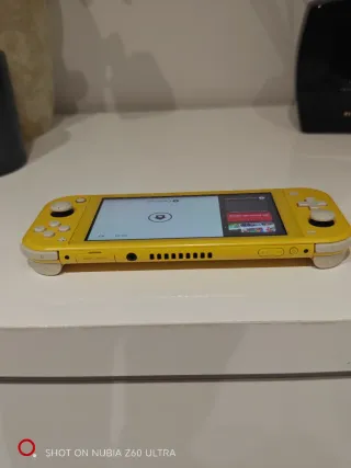 Nintendo Switch Lite Gialla