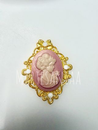 Colgante Camafeo Fallera Dorado y Rosa con nacar