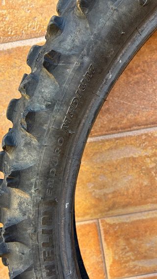 Rueda 90/100-21 de moto off-road