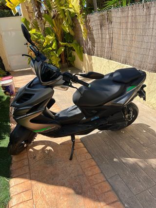 Yamaha Aerox 50 4T Scooter Negro/Gris 2018
