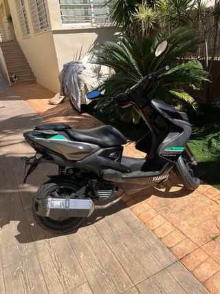 Yamaha Aerox 50 4T Scooter Negro/Gris 2018