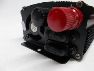 Inverter 2000W 12V 220V Trasformatore Auto