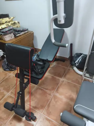2 Máquinas: de musculación y prensa de piernas