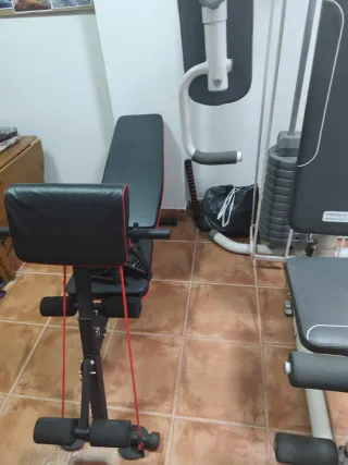 2 Máquinas: de musculación y prensa de piernas