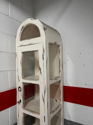 Vitrina madera blanca con puertas de cristal