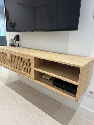 Mueble TV Ratan y Madera Flotante