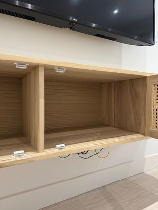 Mueble TV Ratan y Madera Flotante