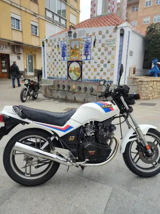 Yamaha XS 400