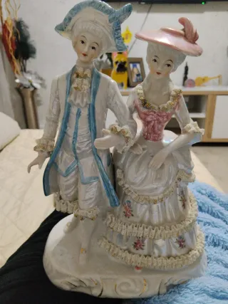 Figura de niña con ositos