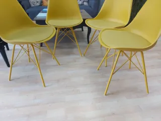 4 Sillas Amarillas Diseño Moderno