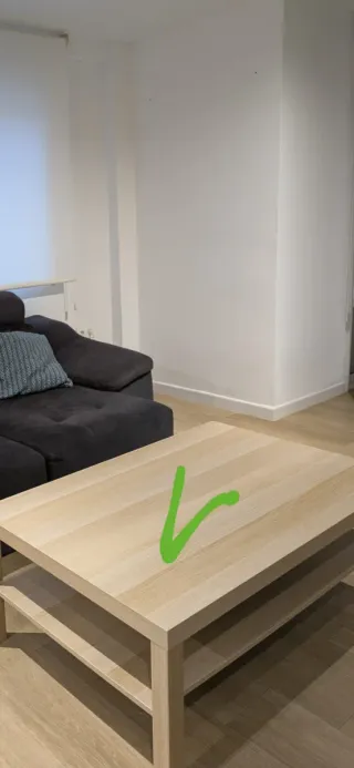 Television TCL 50" silla oficina, muebles