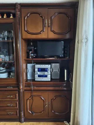 Mueble de salón madera oscura