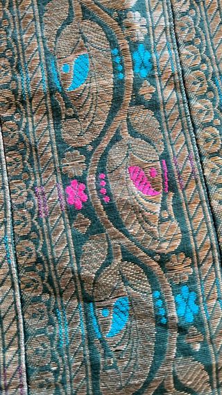 Chaleco vintage adamascado dorado y verde