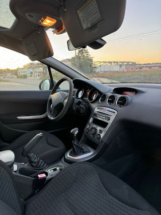 Peugeot 308 2011