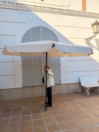 Sombrilla grande beige/bianca