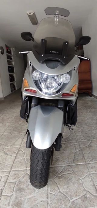 Maxi Scooter Kymco