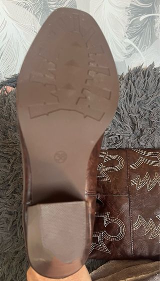 Botas cowboy altas marrones bordadas