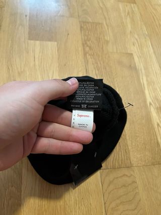 Gorro Supreme x New Era Negro