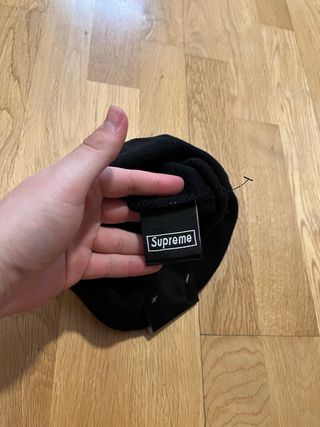 Gorro Supreme x New Era Negro