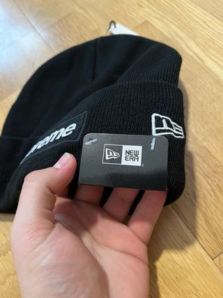 Gorro Supreme x New Era Negro