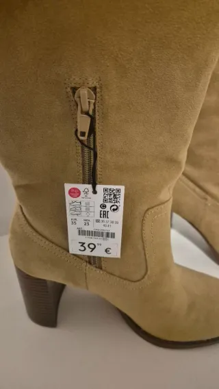 Botas altas beige talla 35