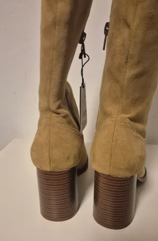 Botas altas beige talla 35