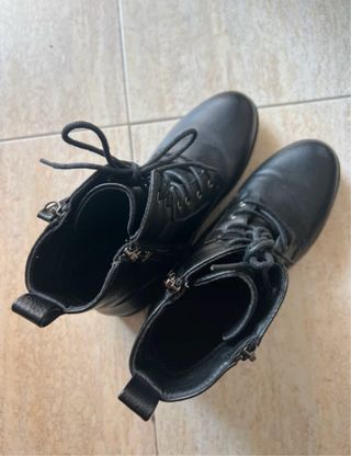 Botines Vera con cordones y cremallera