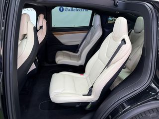 Tesla Model X Long Range Raven 6 Plazas
