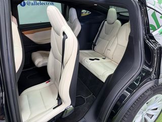 Tesla Model X Long Range Raven 6 Plazas