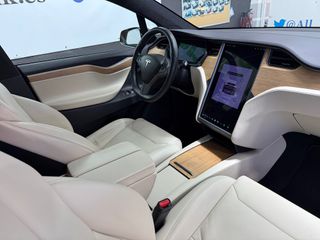 Tesla Model X Long Range Raven 6 Plazas