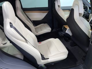 Tesla Model X Long Range Raven 6 Plazas