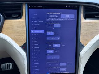 Tesla Model X Long Range Raven 6 Plazas