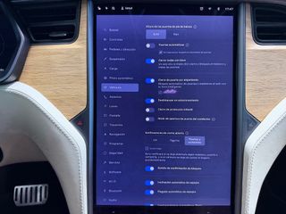 Tesla Model X Long Range Raven 6 Plazas