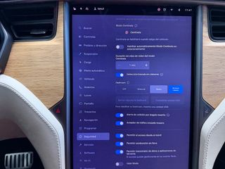 Tesla Model X Long Range Raven 6 Plazas