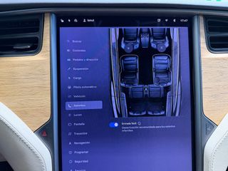 Tesla Model X Long Range Raven 6 Plazas