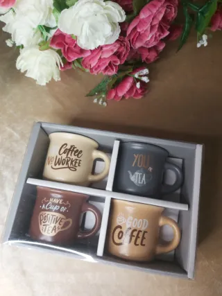 2 Pentole + 1 Confezione di Tazze in Ceramica