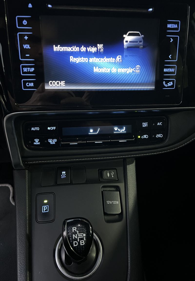 Toyota Auris Hybrid Touring Sports 2018 foto 11