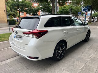 182€/Mes Toyota Auris Hybrid Touring Sports 2018