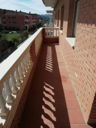 Piso 3 hab. céntrico con zona deportiva y piscina.