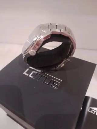 Reloj Lotus Hombre azul marino y Plateado.