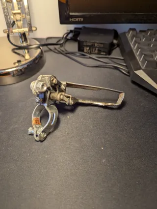 Deragliatore anteriore Shimano SG System