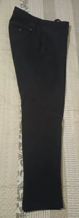 Traje de chaqueta negro de tres piezas con forro a