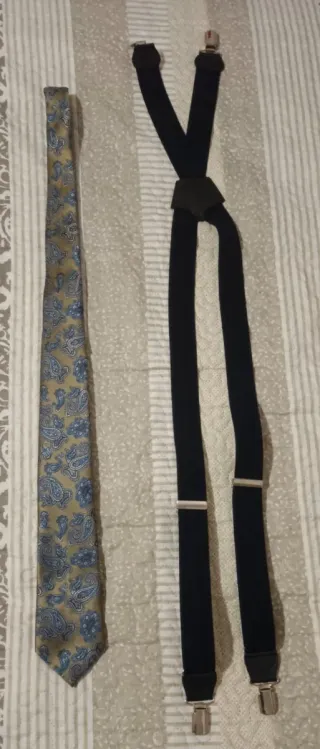 Traje de chaqueta negro de tres piezas con forro a