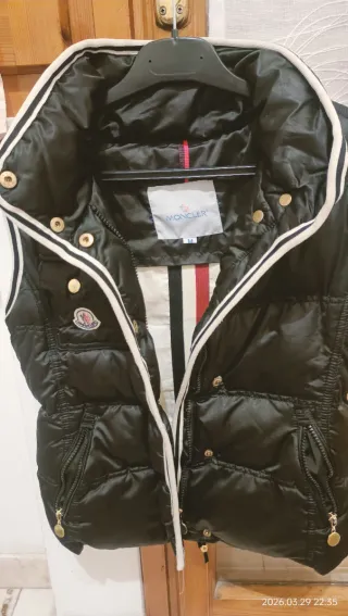 Moncler smanicato taglia M