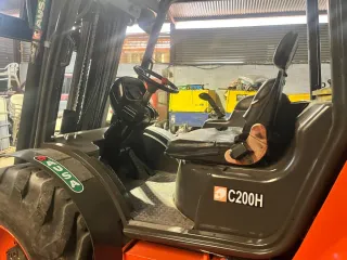 Carretilla Elevadora AUSA 4x4 2000kg