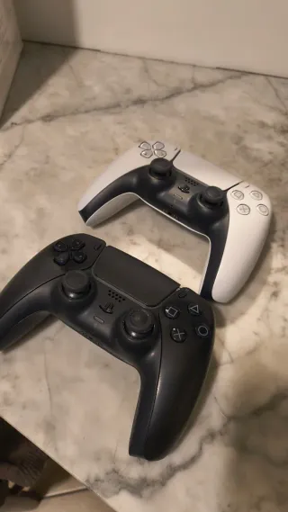 Playstation 5 + 2 Dualsense