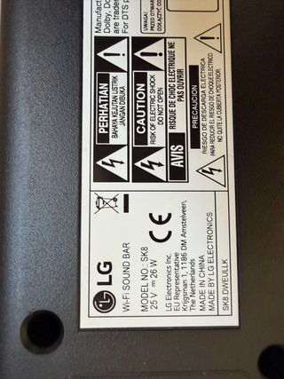 Barra de Sonido LG SK8 con Subwoofer wifi